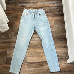 AMERICAN EAGLE. Strigid Mom Jean